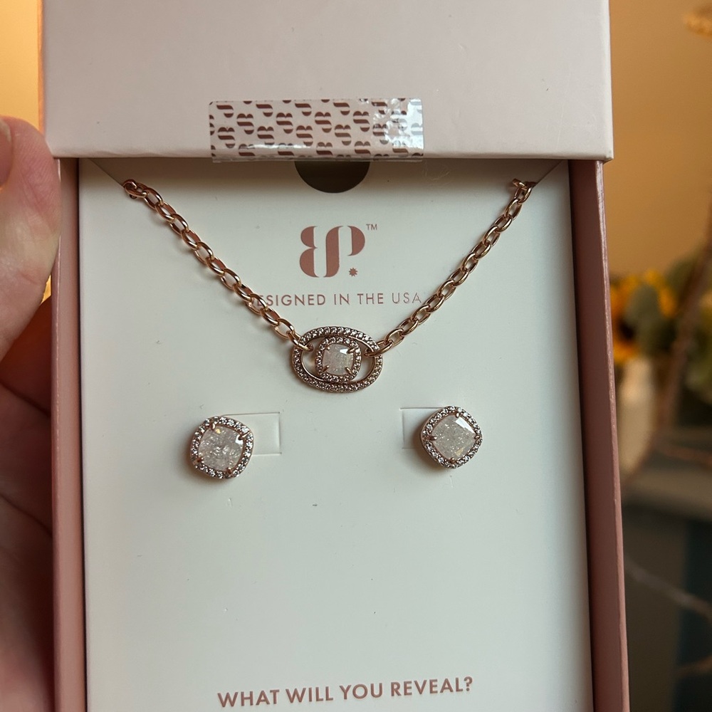 Gold Necklace with Crystal Pendant Jewelry
